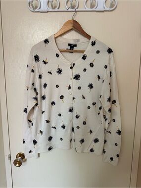 2 for 15 GAP Cream V-Neck Cardigan with Navy and Yellow Floral Print